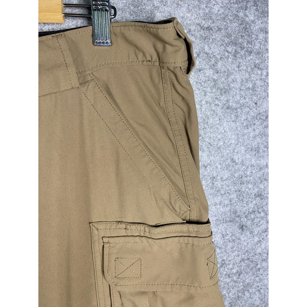 Duluth Trading Co Mens Tan Nylon Cargo Shorts Size M Khaki Hiking Workwear - Picture 3 of 8
